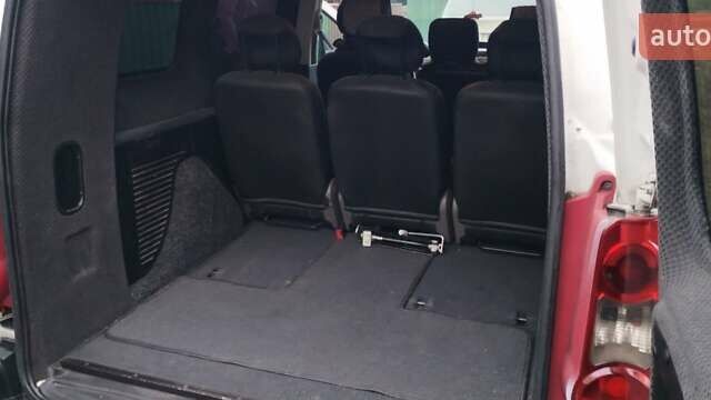 Белый Ситроен Берлинго, объемом двигателя 1.56 л и пробегом 260 тыс. км за 7500 $, фото 7 на Automoto.ua