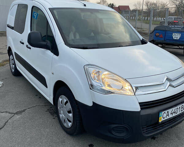 Белый Ситроен Берлинго, объемом двигателя 1.56 л и пробегом 223 тыс. км за 6900 $, фото 1 на Automoto.ua