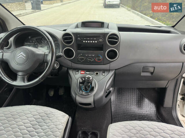 Білий Сітроен Берлінго, об'ємом двигуна 1.6 л та пробігом 260 тис. км за 5399 $, фото 14 на Automoto.ua