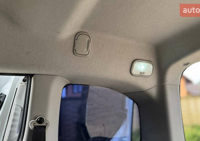 Білий Сітроен Берлінго, об'ємом двигуна 1.56 л та пробігом 260 тис. км за 8500 $, фото 16 на Automoto.ua