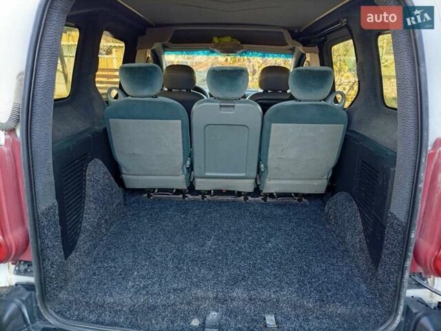 Ситроен Берлинго 2011 в Кременце на Automoto.ua Белый Ситроен Берлинго, объемом двигателя 1.56 л и пробегом 280 тыс. км за 4950 $, фото 6 на Automoto.ua