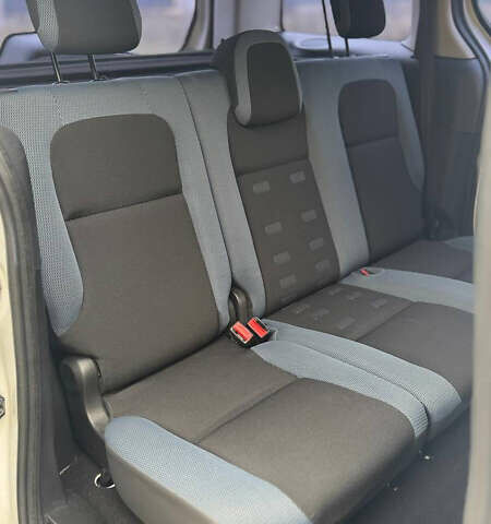 Білий Сітроен Берлінго, об'ємом двигуна 1.56 л та пробігом 260 тис. км за 8500 $, фото 10 на Automoto.ua