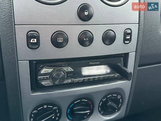 Белый Ситроен Берлинго, объемом двигателя 1.4 л и пробегом 170 тыс. км за 5700 $, фото 20 на Automoto.ua