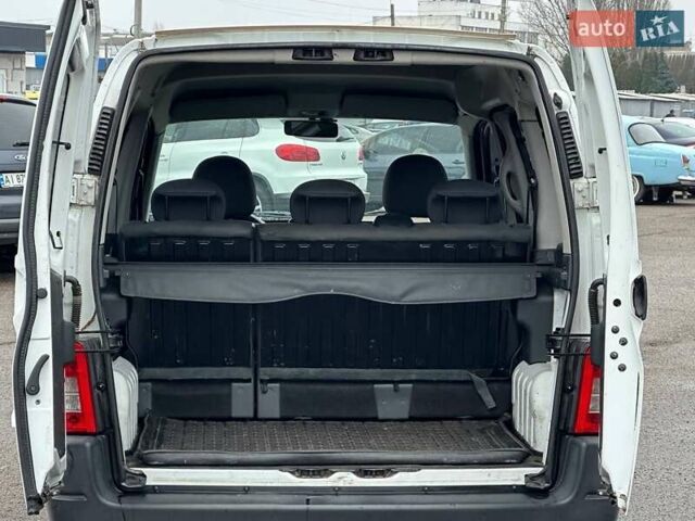 Белый Ситроен Берлинго, объемом двигателя 1.4 л и пробегом 170 тыс. км за 5700 $, фото 25 на Automoto.ua