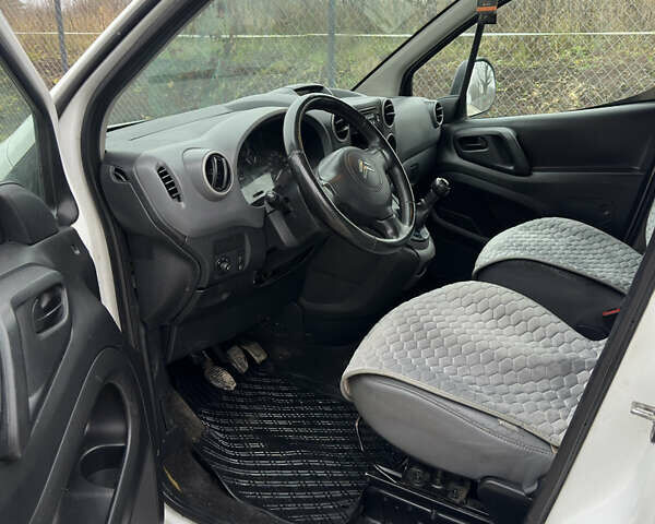 Білий Сітроен Берлінго, об'ємом двигуна 1.6 л та пробігом 260 тис. км за 5399 $, фото 20 на Automoto.ua