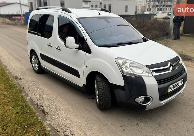 Білий Сітроен Берлінго, об'ємом двигуна 1.56 л та пробігом 260 тис. км за 8500 $, фото 6 на Automoto.ua