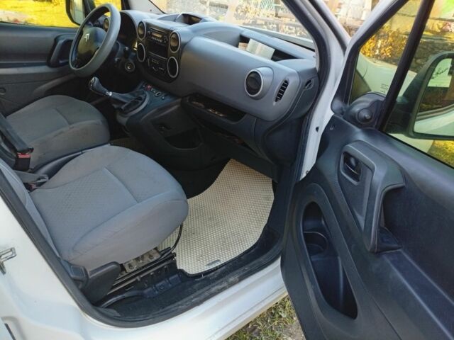 Білий Сітроен Берлінго, об'ємом двигуна 1.6 л та пробігом 280 тис. км за 4600 $, фото 6 на Automoto.ua