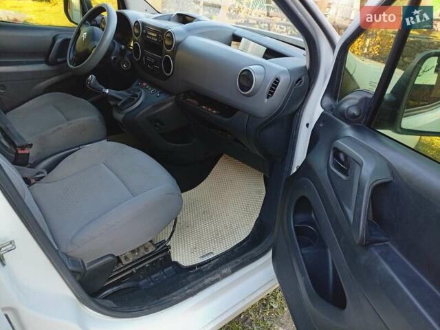 Ситроен Берлинго 2011 в Кременце на Automoto.ua Белый Ситроен Берлинго, объемом двигателя 1.56 л и пробегом 280 тыс. км за 4950 $, фото 9 на Automoto.ua