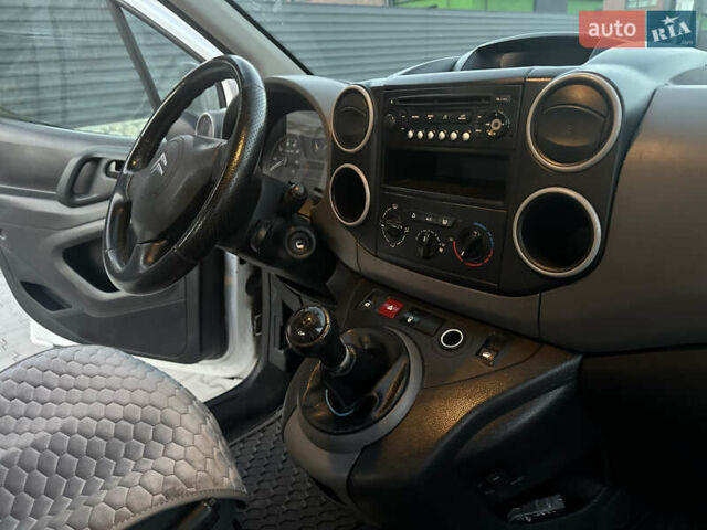 Белый Ситроен Берлинго, объемом двигателя 1.56 л и пробегом 260 тыс. км за 5299 $, фото 20 на Automoto.ua