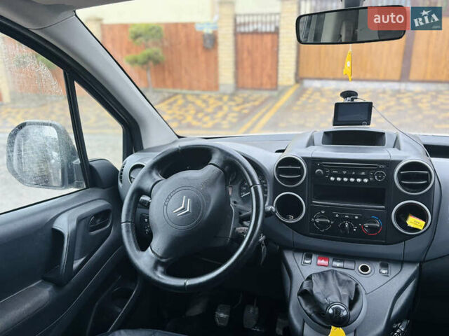 Білий Сітроен Берлінго, об'ємом двигуна 1.56 л та пробігом 176 тис. км за 6350 $, фото 18 на Automoto.ua