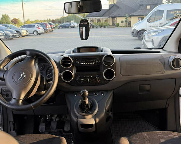 Белый Ситроен Берлинго, объемом двигателя 1.6 л и пробегом 310 тыс. км за 4900 $, фото 12 на Automoto.ua