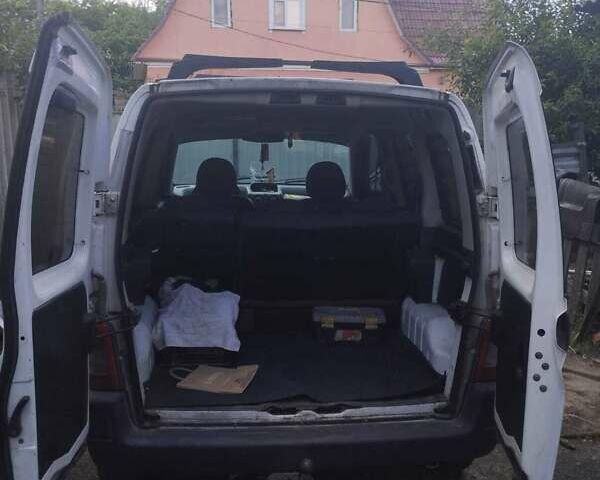 Белый Ситроен Берлинго, объемом двигателя 1.9 л и пробегом 328 тыс. км за 3400 $, фото 4 на Automoto.ua