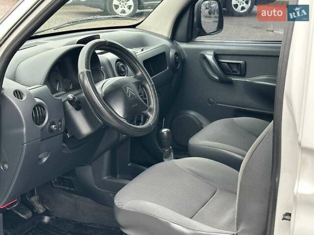 Белый Ситроен Берлинго, объемом двигателя 1.4 л и пробегом 170 тыс. км за 5700 $, фото 20 на Automoto.ua