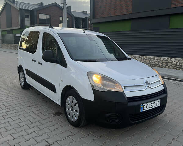 Белый Ситроен Берлинго, объемом двигателя 1.56 л и пробегом 260 тыс. км за 5350 $, фото 1 на Automoto.ua