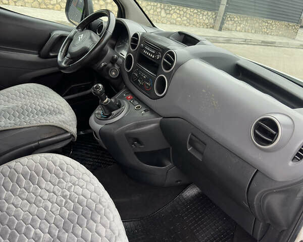 Білий Сітроен Берлінго, об'ємом двигуна 1.6 л та пробігом 260 тис. км за 5399 $, фото 16 на Automoto.ua