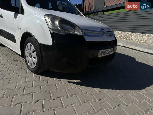 Белый Ситроен Берлинго, объемом двигателя 1.56 л и пробегом 260 тыс. км за 5499 $, фото 2 на Automoto.ua
