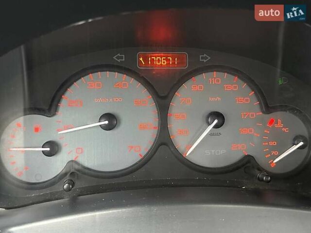 Белый Ситроен Берлинго, объемом двигателя 1.4 л и пробегом 170 тыс. км за 5700 $, фото 8 на Automoto.ua