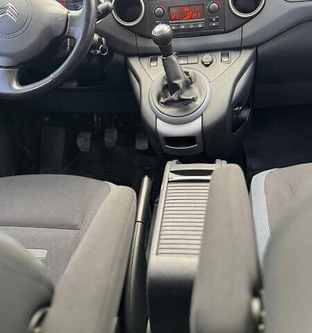 Білий Сітроен Берлінго, об'ємом двигуна 1.56 л та пробігом 260 тис. км за 8500 $, фото 9 на Automoto.ua