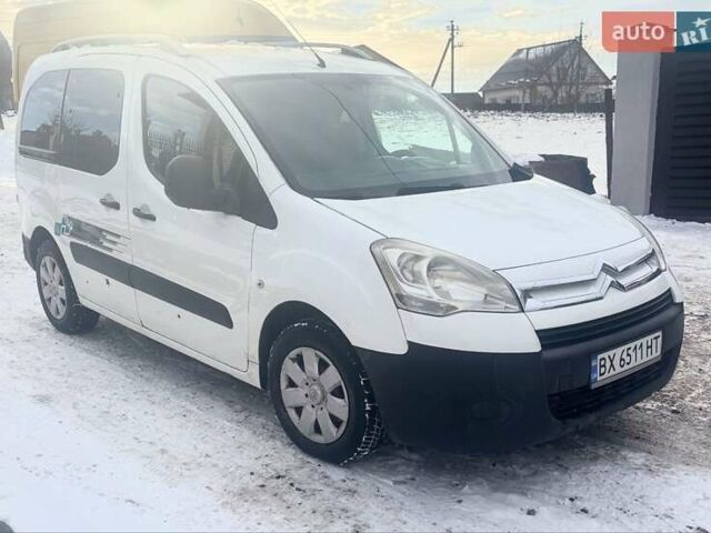 Белый Ситроен Берлинго, объемом двигателя 1.6 л и пробегом 233 тыс. км за 5800 $, фото 1 на Automoto.ua