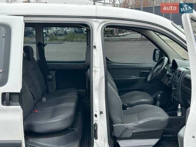 Белый Ситроен Берлинго, объемом двигателя 1.4 л и пробегом 170 тыс. км за 5700 $, фото 17 на Automoto.ua
