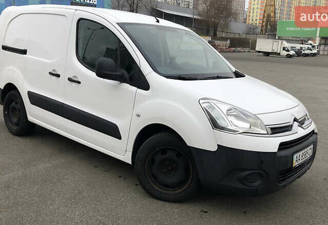 Белый Ситроен Берлинго, объемом двигателя 1.6 л и пробегом 175 тыс. км за 8700 $, фото 2 на Automoto.ua