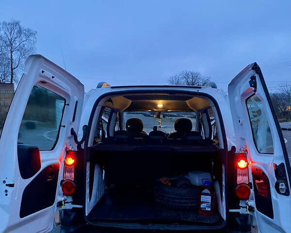 Белый Ситроен Берлинго, объемом двигателя 1.6 л и пробегом 163 тыс. км за 6800 $, фото 16 на Automoto.ua