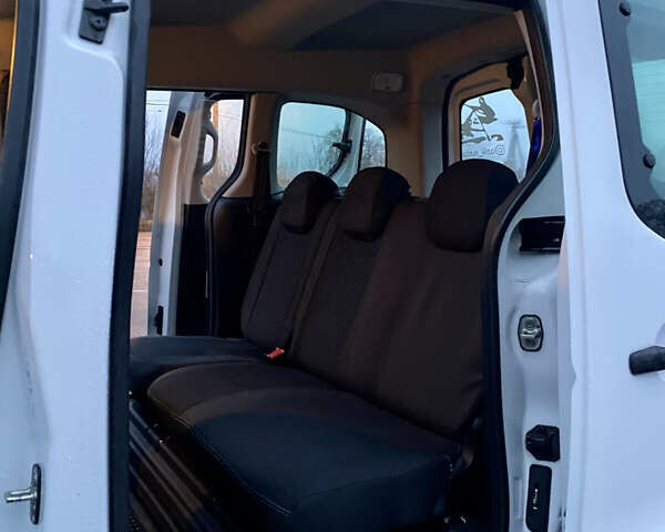 Белый Ситроен Берлинго, объемом двигателя 1.6 л и пробегом 163 тыс. км за 6800 $, фото 12 на Automoto.ua