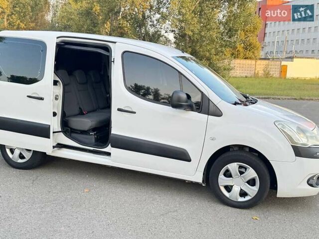 Білий Сітроен Берлінго, об'ємом двигуна 1.6 л та пробігом 202 тис. км за 5800 $, фото 2 на Automoto.ua