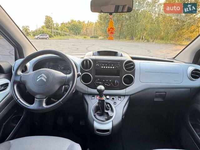 Білий Сітроен Берлінго, об'ємом двигуна 1.6 л та пробігом 202 тис. км за 5800 $, фото 10 на Automoto.ua