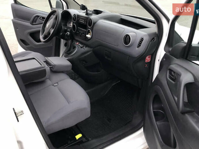 Белый Ситроен Берлинго, объемом двигателя 1.6 л и пробегом 175 тыс. км за 8700 $, фото 8 на Automoto.ua