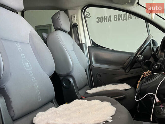 Белый Ситроен Берлинго, объемом двигателя 1.56 л и пробегом 313 тыс. км за 7300 $, фото 8 на Automoto.ua