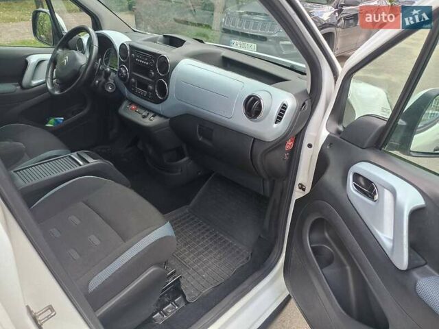 Белый Ситроен Берлинго, объемом двигателя 1.56 л и пробегом 159 тыс. км за 9600 $, фото 10 на Automoto.ua
