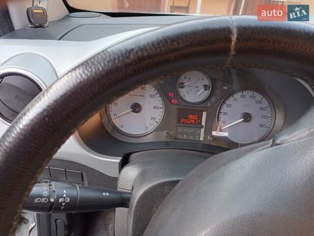 Белый Ситроен Берлинго, объемом двигателя 1.56 л и пробегом 255 тыс. км за 8300 $, фото 18 на Automoto.ua