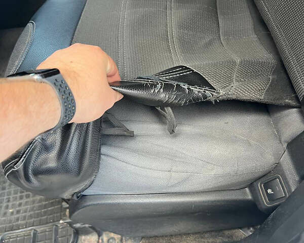 Белый Ситроен Берлинго, объемом двигателя 1.6 л и пробегом 337 тыс. км за 7500 $, фото 8 на Automoto.ua