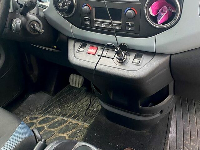 Белый Ситроен Берлинго, объемом двигателя 1.6 л и пробегом 137 тыс. км за 9200 $, фото 6 на Automoto.ua