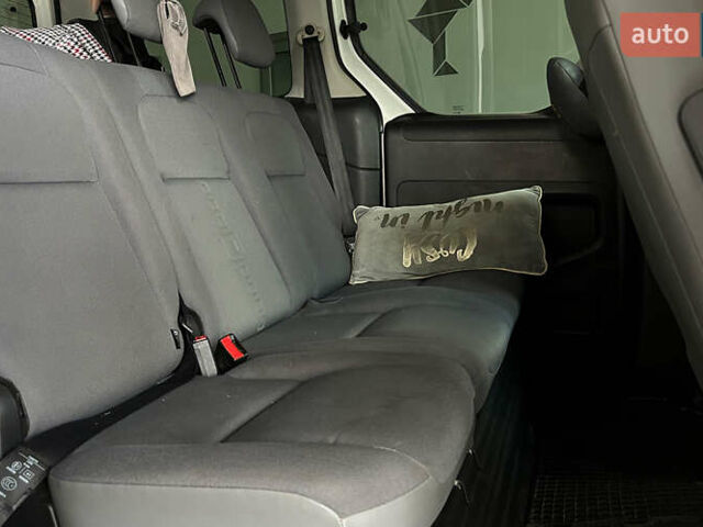 Белый Ситроен Берлинго, объемом двигателя 1.56 л и пробегом 313 тыс. км за 7300 $, фото 15 на Automoto.ua