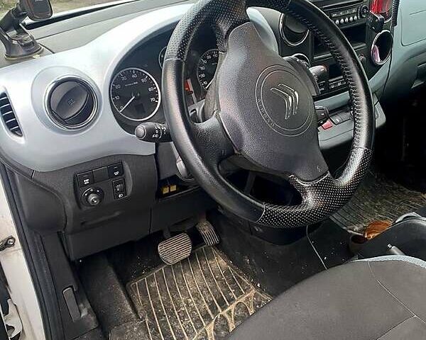 Белый Ситроен Берлинго, объемом двигателя 1.6 л и пробегом 137 тыс. км за 9200 $, фото 9 на Automoto.ua