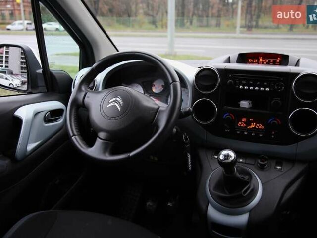 Білий Сітроен Берлінго, об'ємом двигуна 1.6 л та пробігом 239 тис. км за 6700 $, фото 10 на Automoto.ua