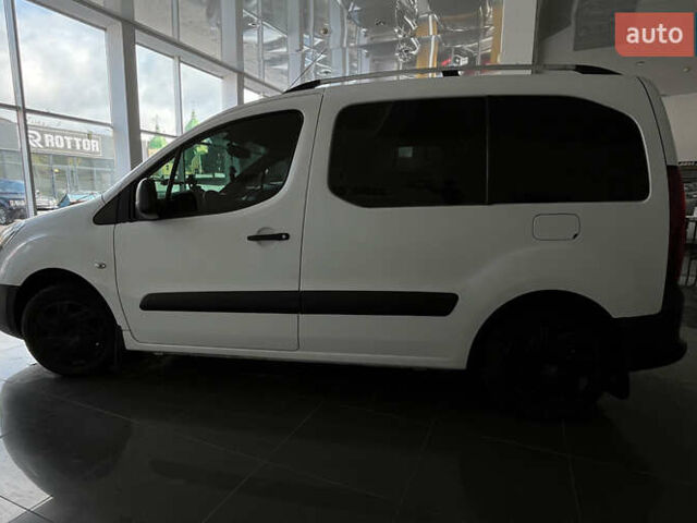 Белый Ситроен Берлинго, объемом двигателя 1.56 л и пробегом 313 тыс. км за 7300 $, фото 3 на Automoto.ua
