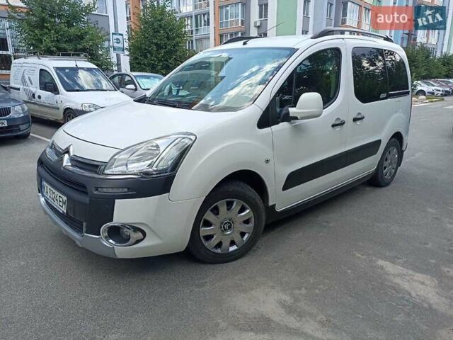 Белый Ситроен Берлинго, объемом двигателя 1.56 л и пробегом 159 тыс. км за 9600 $, фото 5 на Automoto.ua
