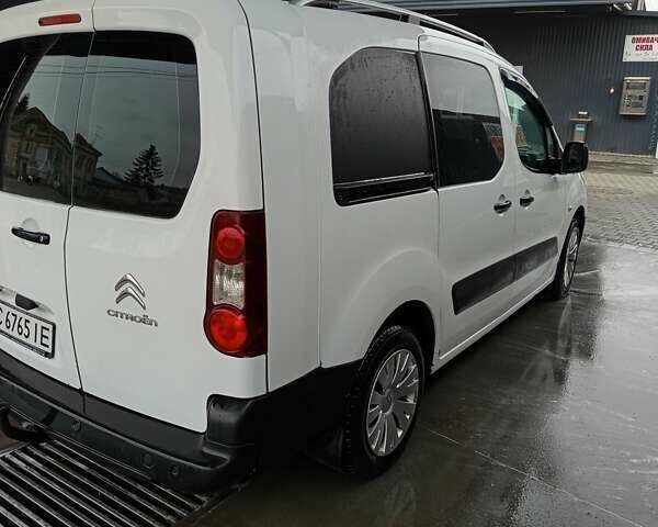 Белый Ситроен Берлинго, объемом двигателя 1.56 л и пробегом 351 тыс. км за 9000 $, фото 1 на Automoto.ua