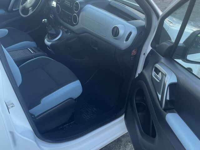 Белый Ситроен Берлинго, объемом двигателя 1.6 л и пробегом 216 тыс. км за 9100 $, фото 6 на Automoto.ua