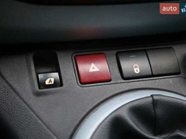 Білий Сітроен Берлінго, об'ємом двигуна 1.6 л та пробігом 239 тис. км за 6700 $, фото 16 на Automoto.ua