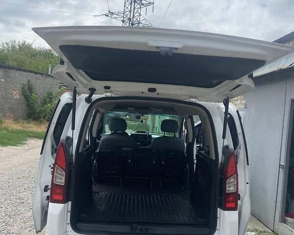 Белый Ситроен Берлинго, объемом двигателя 1.56 л и пробегом 256 тыс. км за 7999 $, фото 32 на Automoto.ua