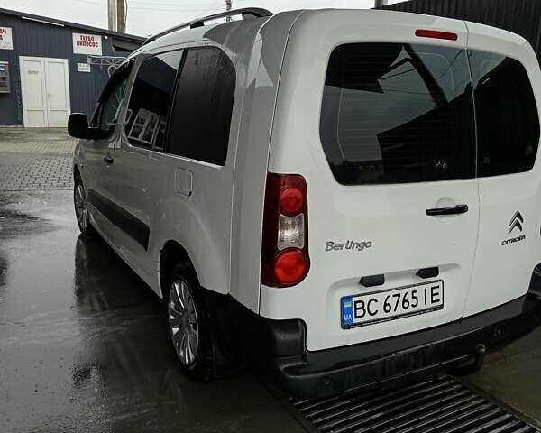 Белый Ситроен Берлинго, объемом двигателя 1.56 л и пробегом 351 тыс. км за 9000 $, фото 3 на Automoto.ua