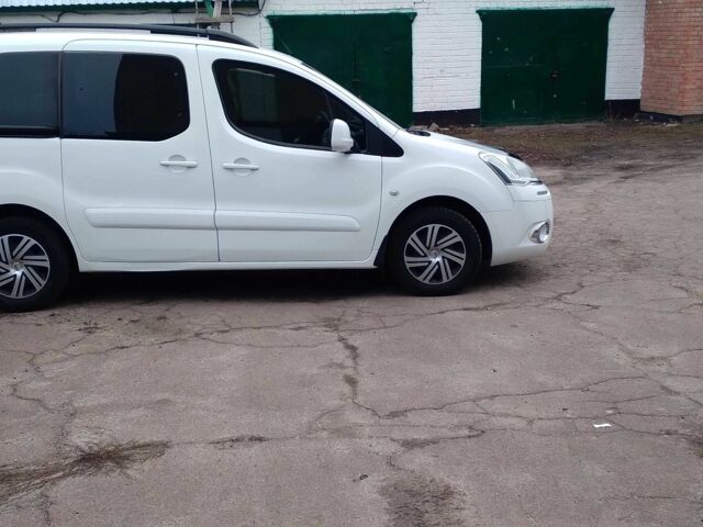 Белый Ситроен Берлинго, объемом двигателя 1.6 л и пробегом 236 тыс. км за 8200 $, фото 2 на Automoto.ua