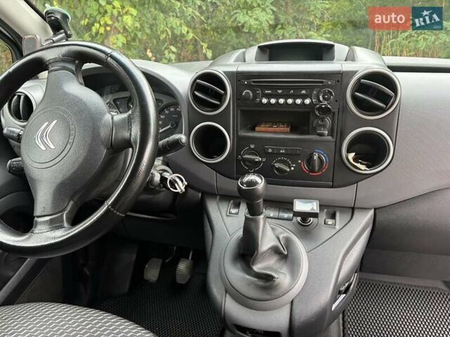 Белый Ситроен Берлинго, объемом двигателя 1.6 л и пробегом 250 тыс. км за 6800 $, фото 2 на Automoto.ua