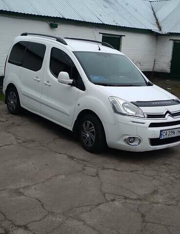 Белый Ситроен Берлинго, объемом двигателя 1.6 л и пробегом 238 тыс. км за 8200 $, фото 1 на Automoto.ua