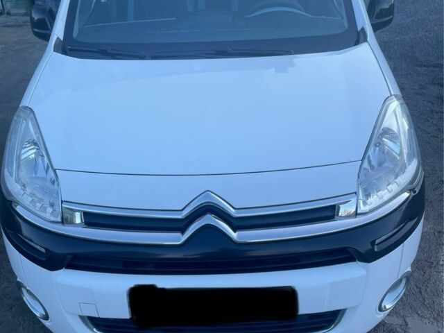 Белый Ситроен Берлинго, объемом двигателя 1.6 л и пробегом 216 тыс. км за 9100 $, фото 2 на Automoto.ua