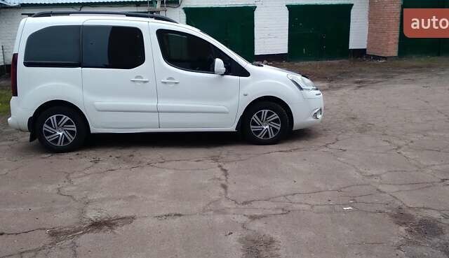Белый Ситроен Берлинго, объемом двигателя 1.6 л и пробегом 238 тыс. км за 8200 $, фото 2 на Automoto.ua